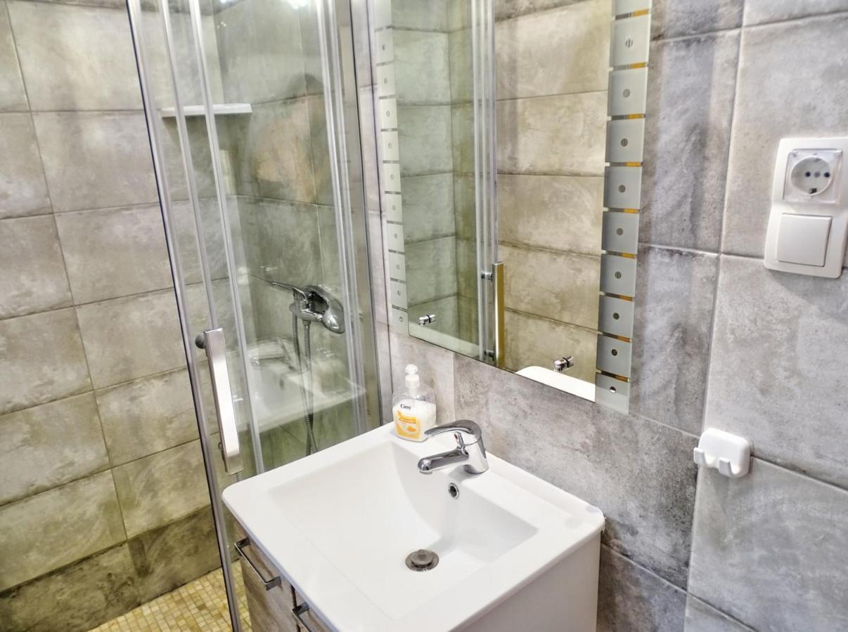 Apartments Zoka วีร์ ภายนอก รูปภาพ